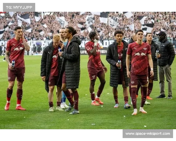 门兴3-4-2-1阵型切换，迪克斯前插拦截成组织关键